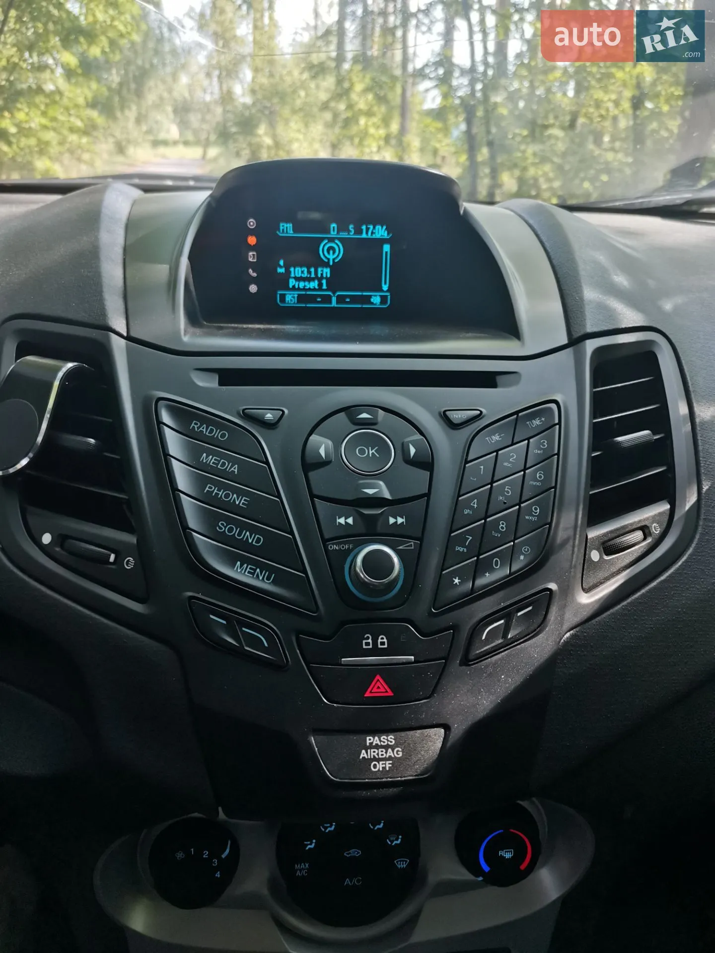 2016 Ford Fiesta - мініатюра 21