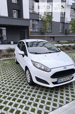 Хэтчбек Ford Fiesta 2016 в Львове