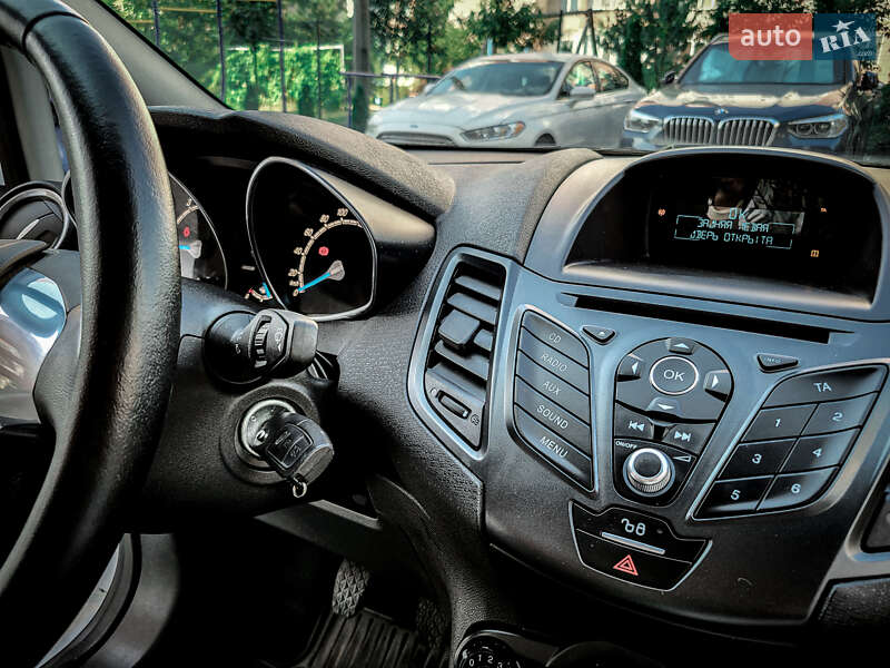 Хэтчбек Ford Fiesta 2016 в Кременчуге фото 16 Хэтчбек Ford Fiesta 2016 в Кременчуге