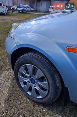Хэтчбек Ford Fiesta 2007 в 