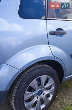 Хэтчбек Ford Fiesta 2007 в 