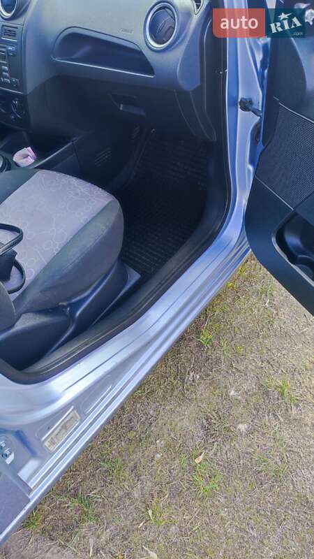 Хэтчбек Ford Fiesta 2007 в Дубровице фото 7 Хэтчбек Ford Fiesta 2007 в Дубровице