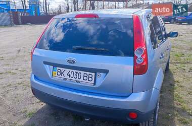 Хэтчбек Ford Fiesta 2007 в 