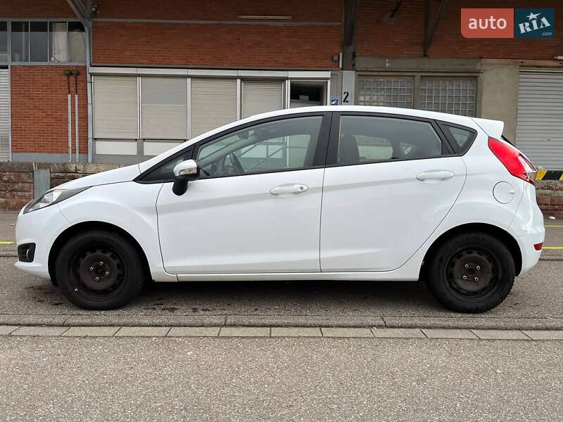 Хэтчбек Ford Fiesta 2016 в Каменском