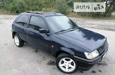 Хэтчбек Ford Fiesta 1990 в 