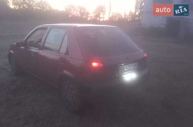 Хэтчбек Ford Fiesta 1990 в 