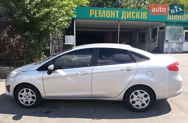 Седан Ford Fiesta 2011 в 