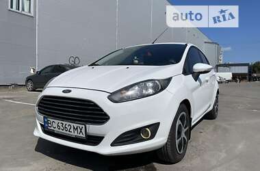 Хэтчбек Ford Fiesta 2015 в Львове