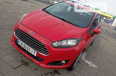 Хетчбек Ford Fiesta 2015 в Черкасах