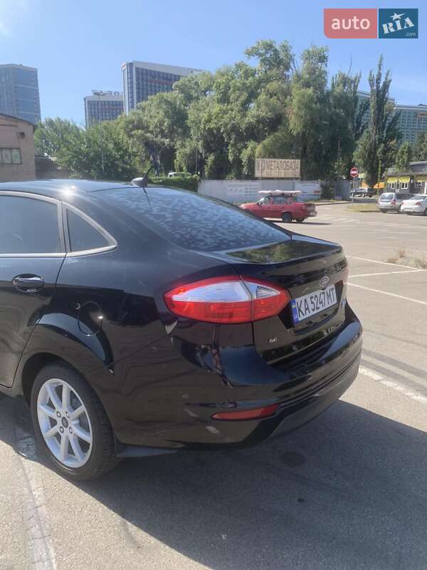 Седан Ford Fiesta 2018 в Києві
