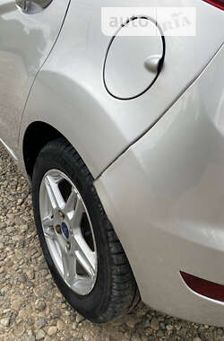 Хэтчбек Ford Fiesta 2013 в 