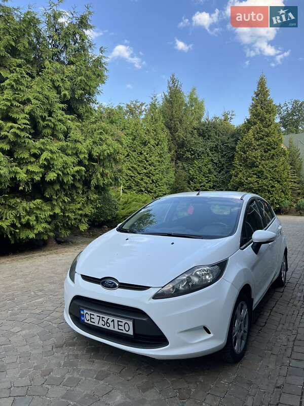 Хэтчбек Ford Fiesta 2012 в Черновцах