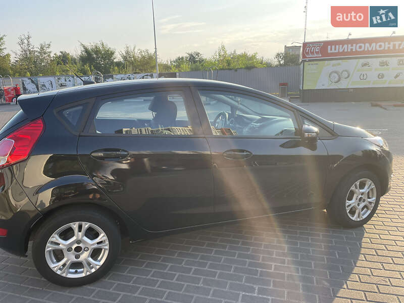 Хетчбек Ford Fiesta 2014 в Києві