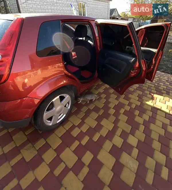 Ford Fiesta 2007 VIN WF0HXXGAJH7L81353 фото оголошення 7 з 50