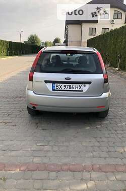 Хэтчбек Ford Fiesta 2003 в 