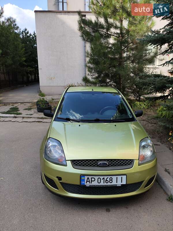 Хэтчбек Ford Fiesta 2006 в Запорожье