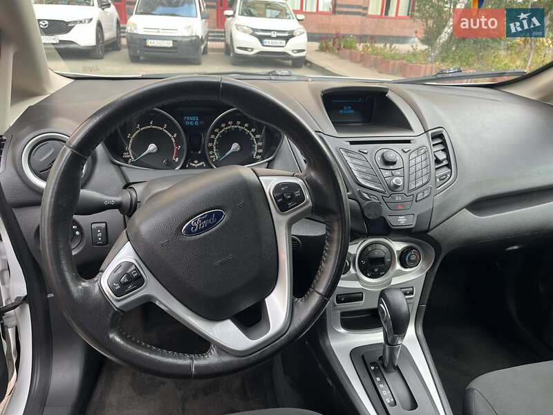 Седан Ford Fiesta 2013 в Вишневом