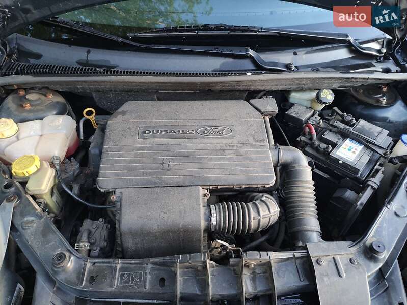 Хэтчбек Ford Fiesta 2007 в Миргороде