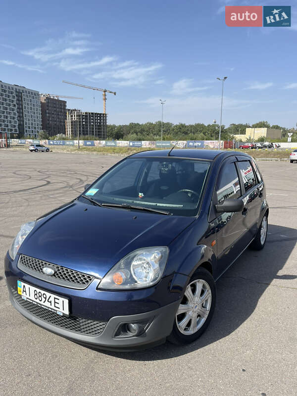 Хэтчбек Ford Fiesta 2005 в Киеве