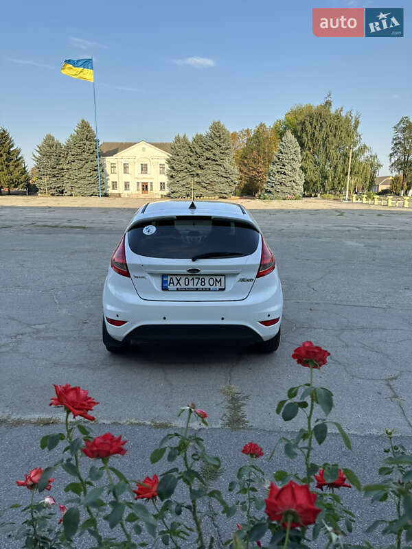 Хэтчбек Ford Fiesta 2011 в Краснограде фото 4 Хэтчбек Ford Fiesta 2011 в Краснограде
