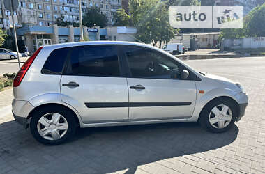 Хетчбек Ford Fiesta 2006 в Дніпрі