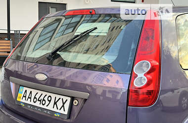 Хэтчбек Ford Fiesta 2006 в Ровно