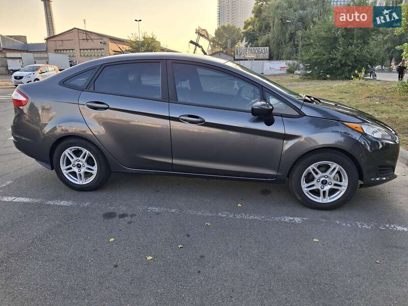 Седан Ford Fiesta 2018 в Киеве