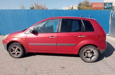 Хэтчбек Ford Fiesta 2006 в 