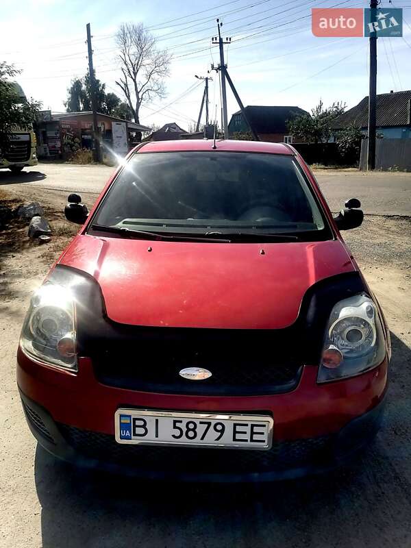 Хэтчбек Ford Fiesta 2006 в Гадяче