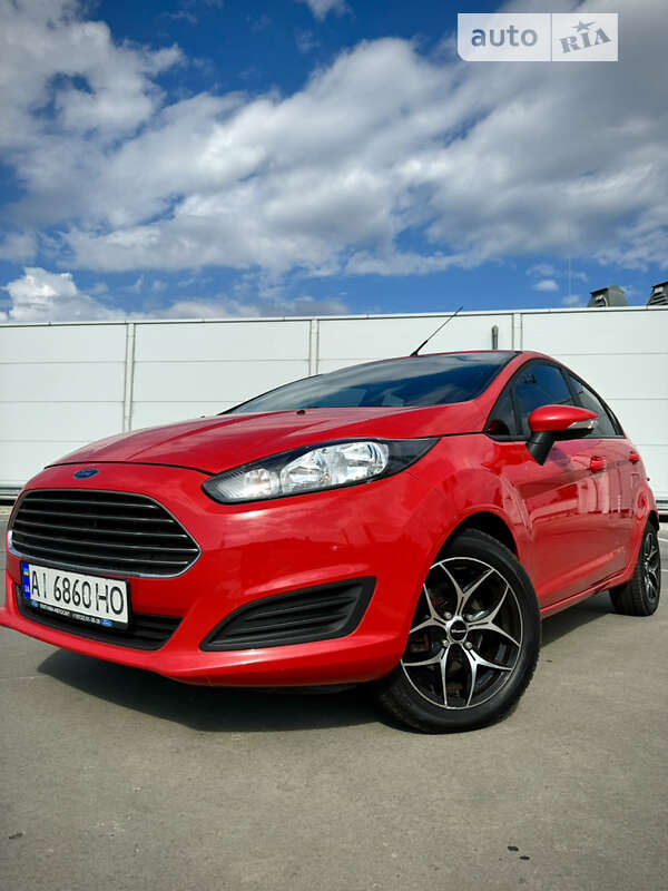 Хетчбек Ford Fiesta 2015 в Києві