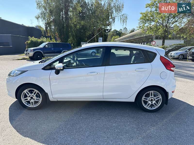 Хэтчбек Ford Fiesta 2012 в Киеве