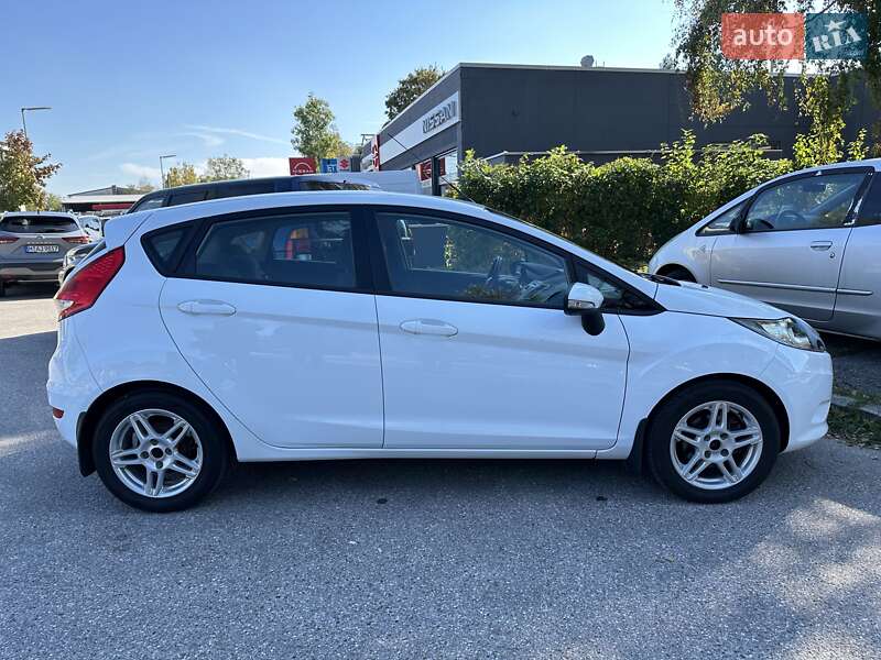 Хэтчбек Ford Fiesta 2012 в Киеве