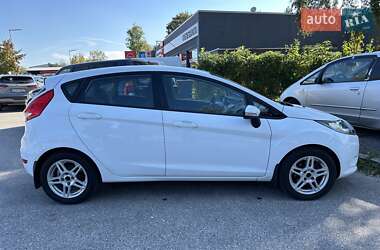 Хэтчбек Ford Fiesta 2012 в 