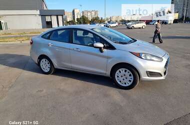 Седан Ford Fiesta 2015 в Киеве