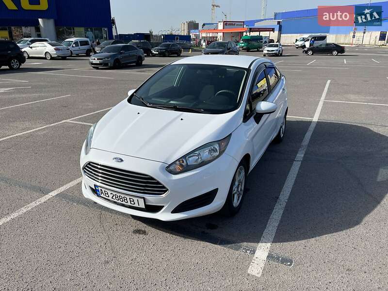 Седан Ford Fiesta 2017 в 