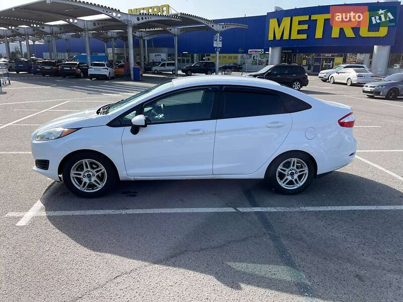 Седан Ford Fiesta 2017 в Виннице
