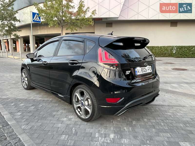 Хэтчбек Ford Fiesta 2018 в Киеве