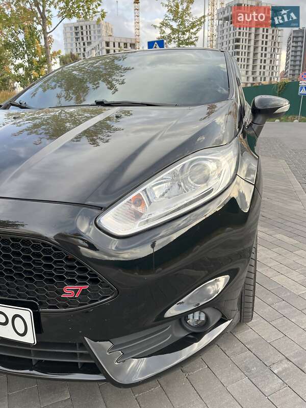 Хэтчбек Ford Fiesta 2018 в Киеве