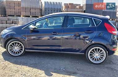 Седан Ford Fiesta 2009 в Львові