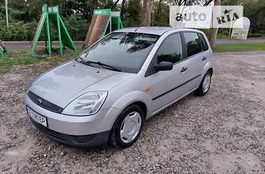 Хэтчбек Ford Fiesta 2004 в Кицмани