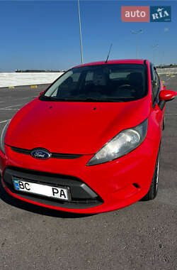 Хэтчбек Ford Fiesta 2012 в 
