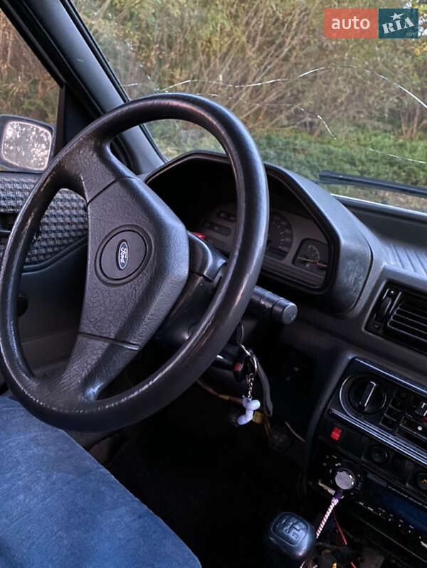 Хэтчбек Ford Fiesta 1991 в Кицмани