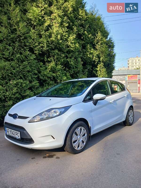 Хэтчбек Ford Fiesta 2012 в Днепре