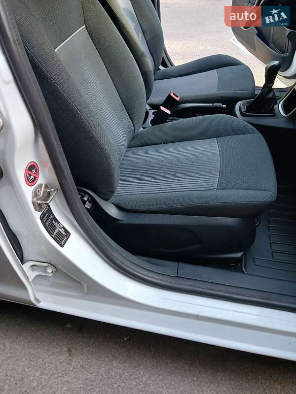 Хэтчбек Ford Fiesta 2012 в Днепре