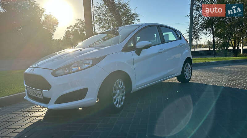Хэтчбек Ford Fiesta 2016 в Днепре