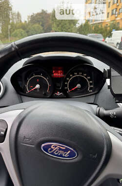 Хэтчбек Ford Fiesta 2011 в 