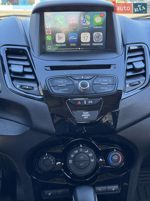 Седан Ford Fiesta 2016 в Киеве