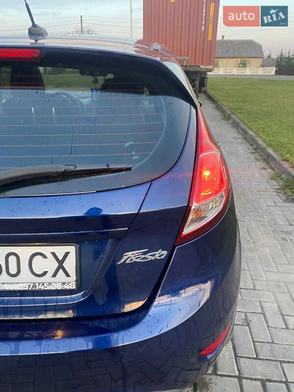 Хетчбек Ford Fiesta 2015 в Любомлі