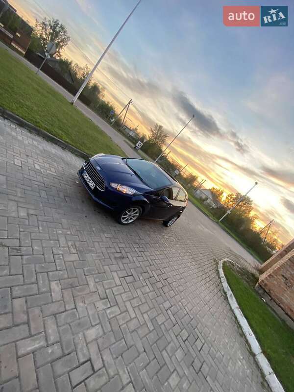 Хетчбек Ford Fiesta 2015 в Любомлі