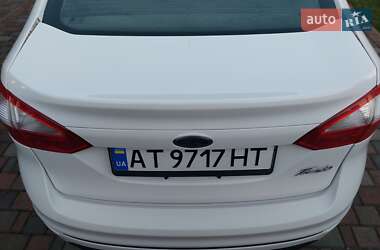 Седан Ford Fiesta 2015 в 